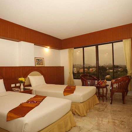 Boon Siam Hotel Krabi town Екстериор снимка