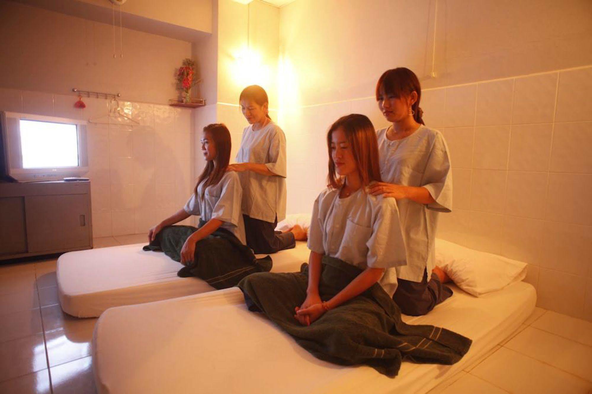 Boon Siam Hotel Krabi town Екстериор снимка